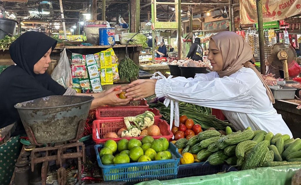 Kenaikan Harga Bahan Pokok yang Mengancam Keluarga Berpendapatan Rendah Di Indonesia