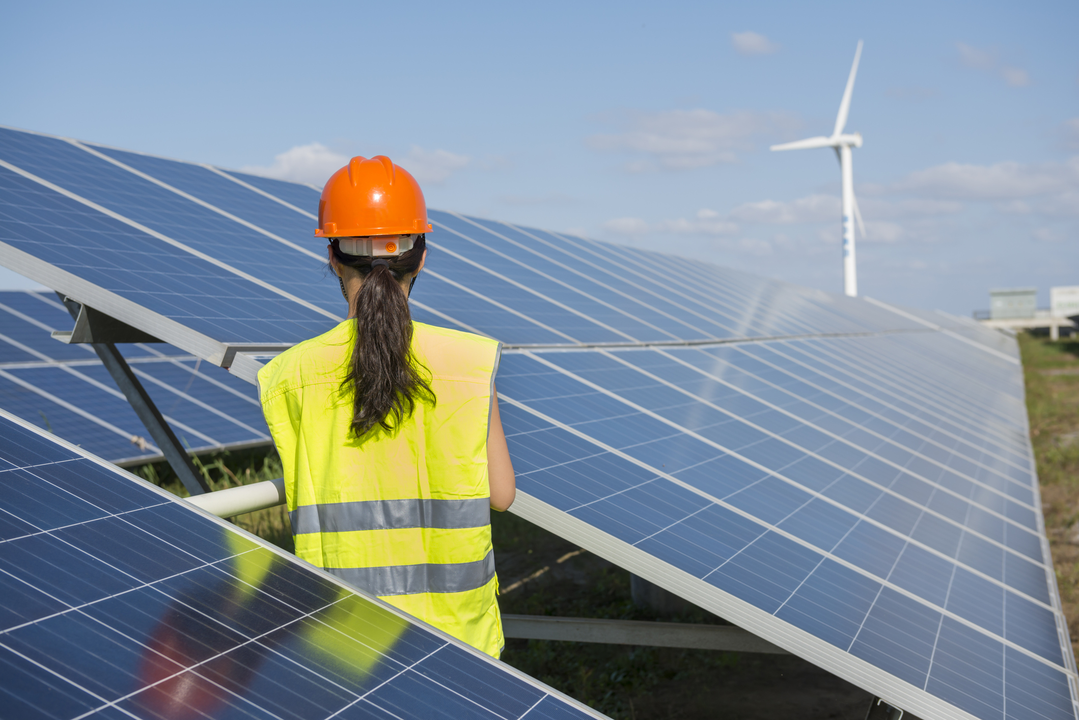 Peluang dan Tantangan Transisi Energi di Indonesia