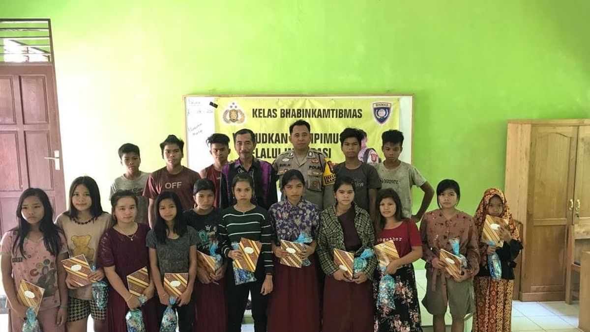Pengabdian Bripka Riri di Meratus: Inspirasi Anak-anak Dayak Lewat Kelas Bhabin