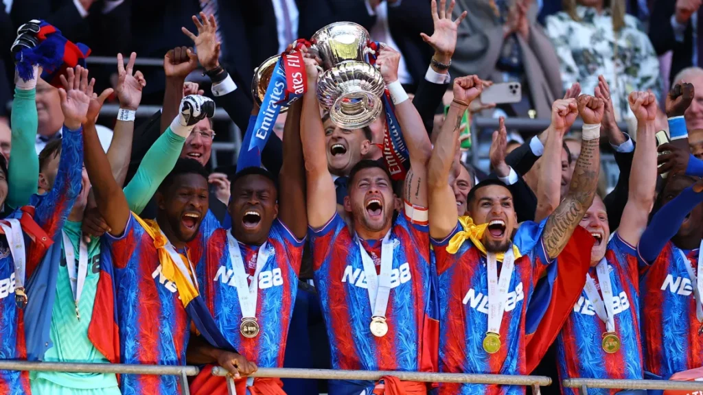 Kejutan Wembley: Crystal Palace Taklukkan Manchester City dan Raih Trofi Piala FA Pertama