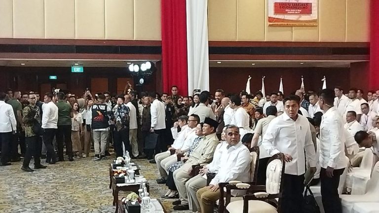 Kolaborasi Politik: Prabowo Subianto dan Puan Maharani Bertemu di Kongres IV Tidar